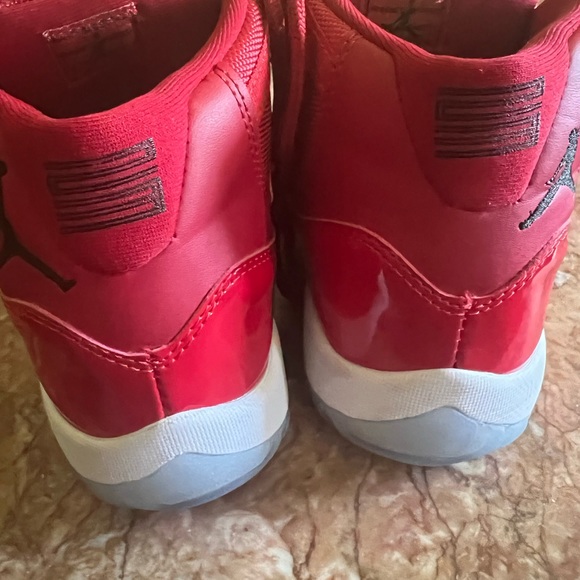Size 8.5- Jordan 11 136046-800 - Picture 6 of 12